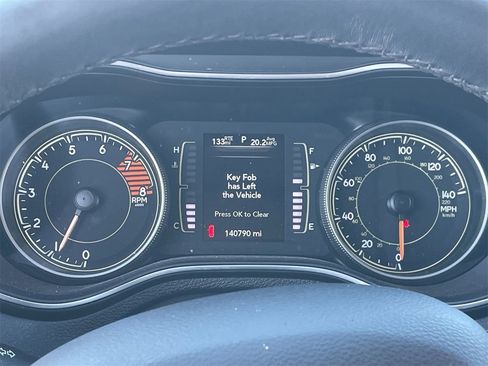 Used 2019 Jeep Cherokee Latitude Plus w/ Comfort/Convenience Group image 29