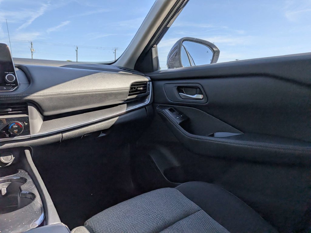 Used 2026 Nissan Rogue SV w/ Cold Weather Package FWD image 15