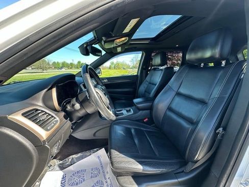 Used 2017 Jeep Grand Cherokee Limited AWD/4WD image 17