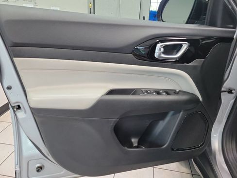 Certified 2022 Jeep Compass Limited AWD/4WD image 29