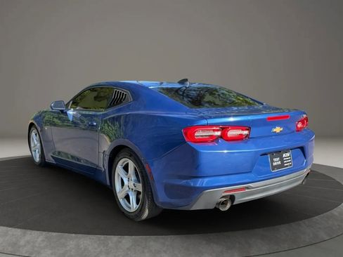 Used 2021 Chevrolet Camaro LT w/ Technology Package RWD image 4