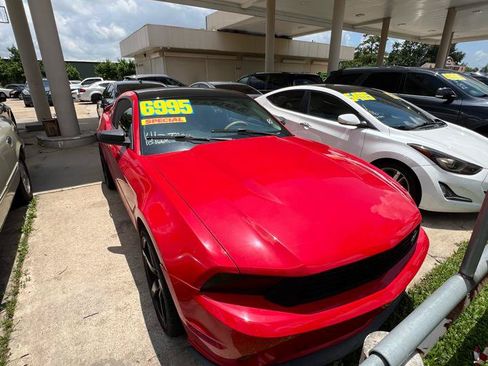 Used 2010 Ford Mustang Coupe RWD image 2