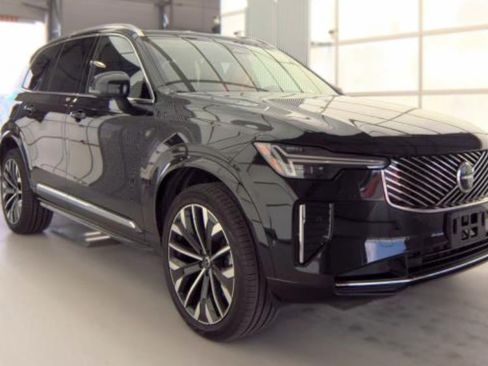 Used 2026 Volvo XC90 B6 Plus AWD/4WD image 2