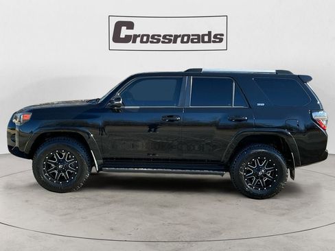 Used 2021 Toyota 4Runner SR5 Premium image 2