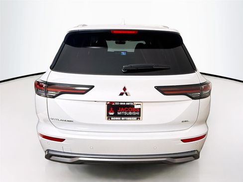 New 2026 Mitsubishi Outlander SEL image 6