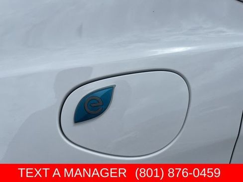 Used 2024 Chrysler Pacifica Limited FWD image 10