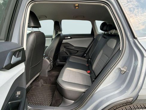 Certified 2022 Volkswagen Taos SE AWD/4WD image 19