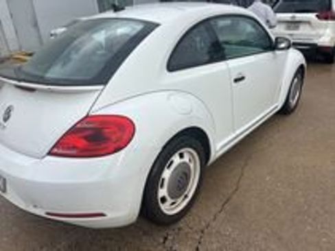 Used 2015 Volkswagen Beetle 1.8T FWD image 3