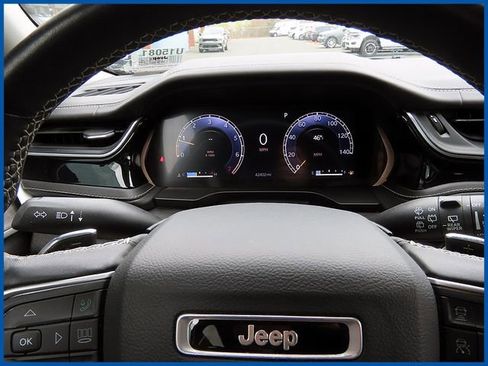 Certified 2022 Jeep Grand Cherokee L Limited image 16