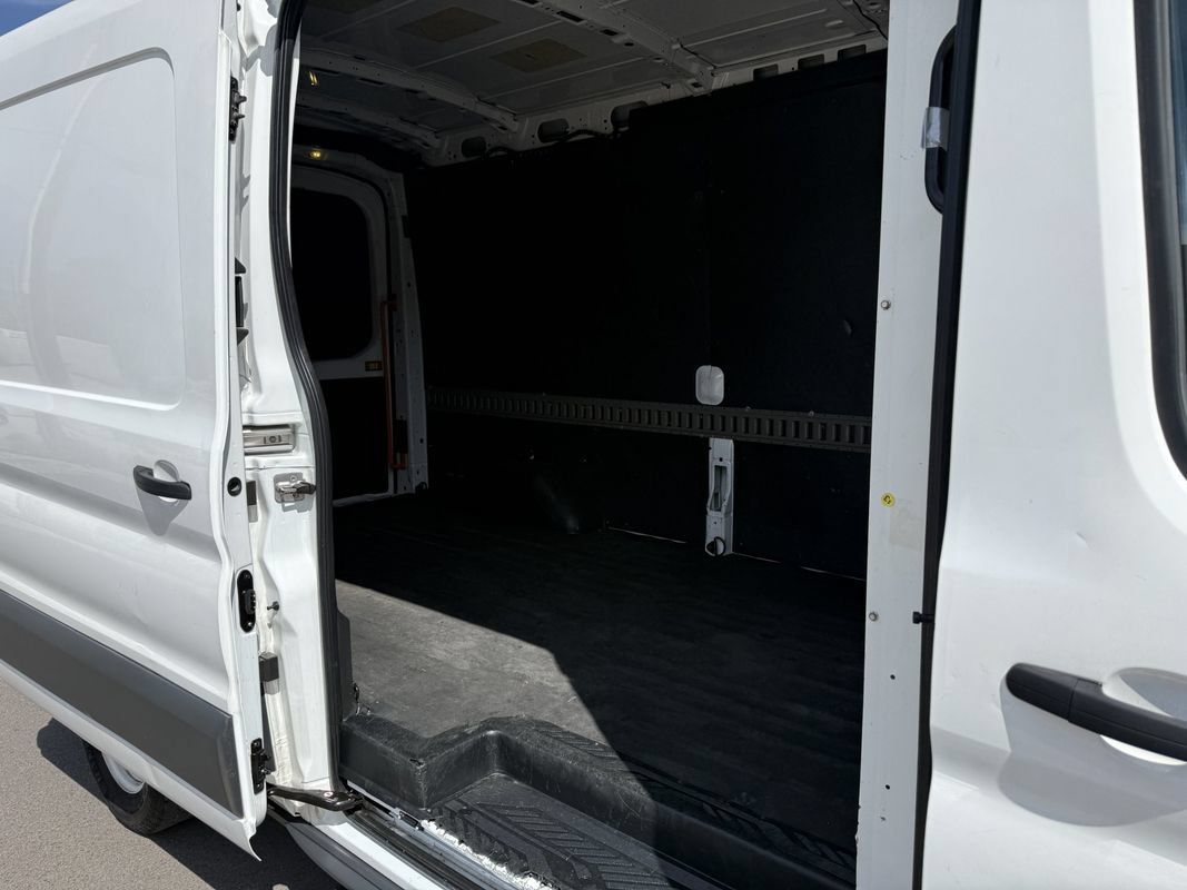 Used 2018 Ford Transit 150 148 Medium Roof RWD image 10