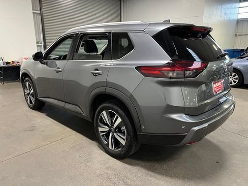 Used 2026 Nissan Rogue SL FWD image 5