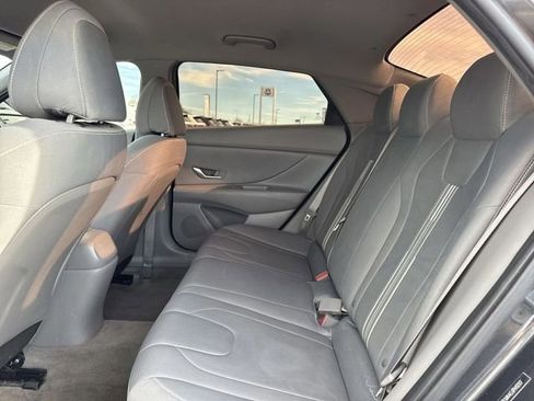 Used 2023 Hyundai Elantra SEL image 9