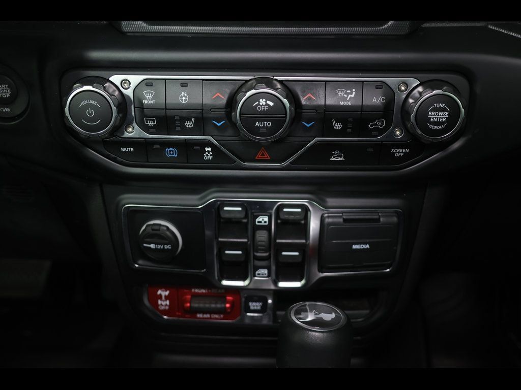 Used 2022 Jeep Wrangler Unlimited Rubicon 4xe w/ Cold Weather Group AWD/4WD image 14