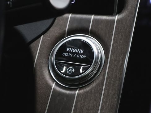 Used 2025 Mercedes-Benz E 350 4MATIC Sedan image 21