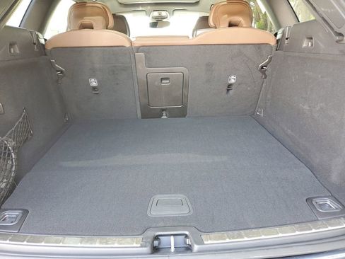 Certified 2024 Volvo XC60 T8 Plus w/ Protection Package Premier image 7