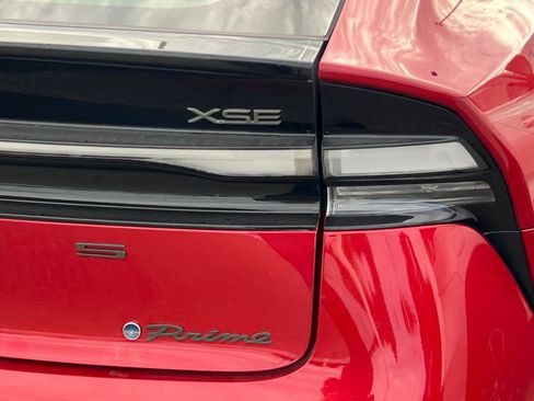 Used 2024 Toyota Prius Prime FWD image 18