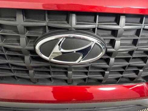 Used 2025 Hyundai Venue SE image 9