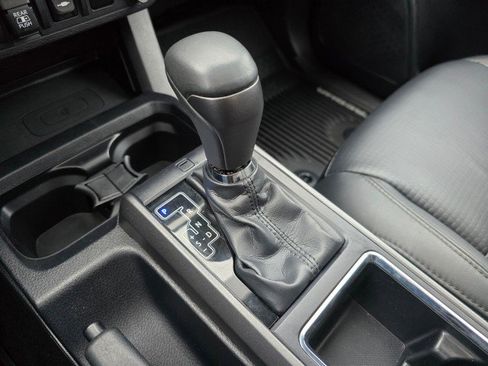 Used 2019 Toyota Tacoma TRD Sport AWD/4WD image 40