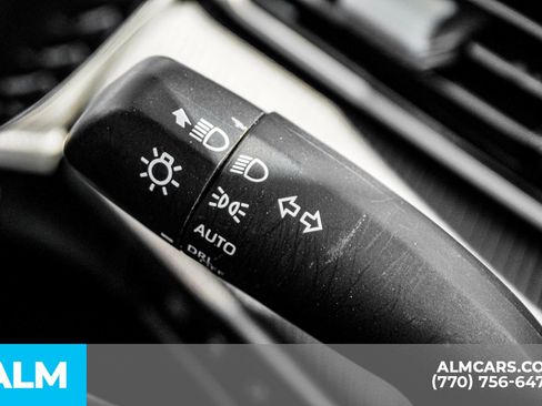 Used 2025 Toyota Camry SE image 33