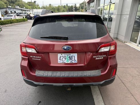 Used 2015 Subaru Outback 2.5i Premium AWD/4WD image 4