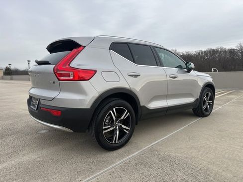 Certified 2025 Volvo XC40 B5 Core image 7