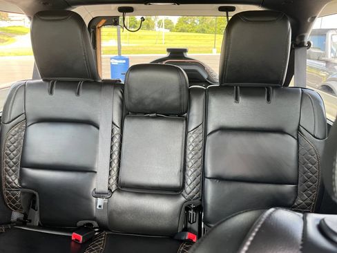 Used 2022 Jeep Wrangler Unlimited Sahara AWD/4WD image 13