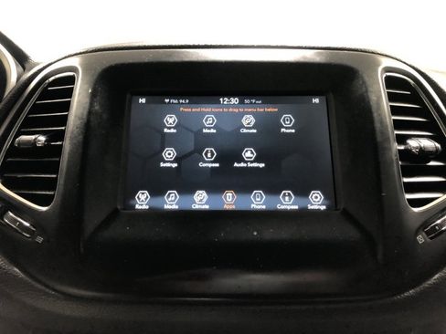 Used 2021 Jeep Compass Latitude image 27