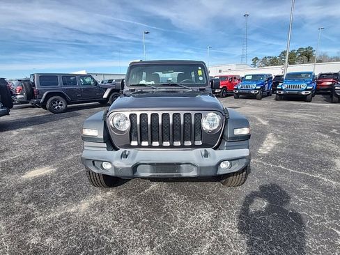 Used 2018 Jeep Wrangler Unlimited Sport AWD/4WD image 12