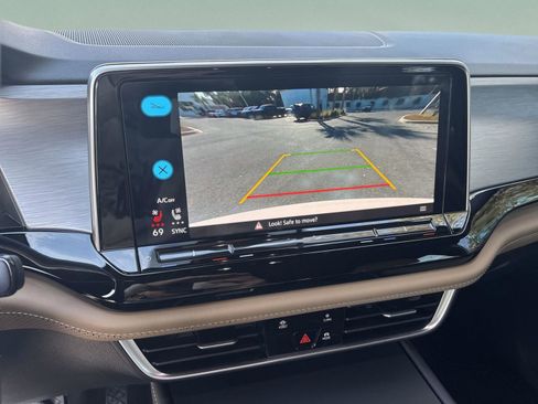 Used 2024 Volkswagen Atlas Cross Sport SE image 28