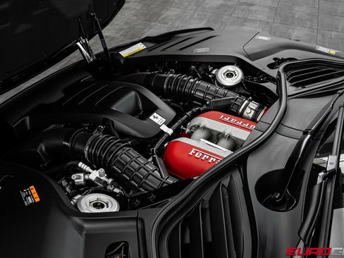 Used 2026 Ferrari Purosangue AWD/4WD image 12