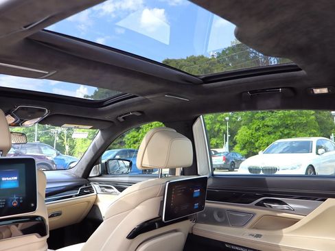 Used 2018 BMW M760i xDrive AWD/4WD image 29