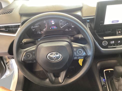 Used 2024 Toyota Corolla LE FWD image 11