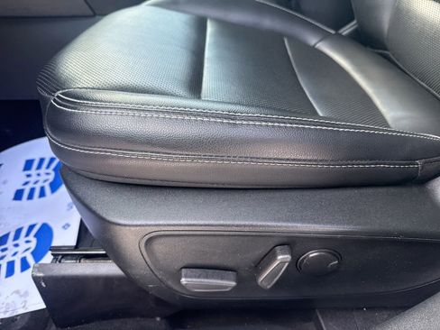 Used 2020 Ford Escape SEL image 12