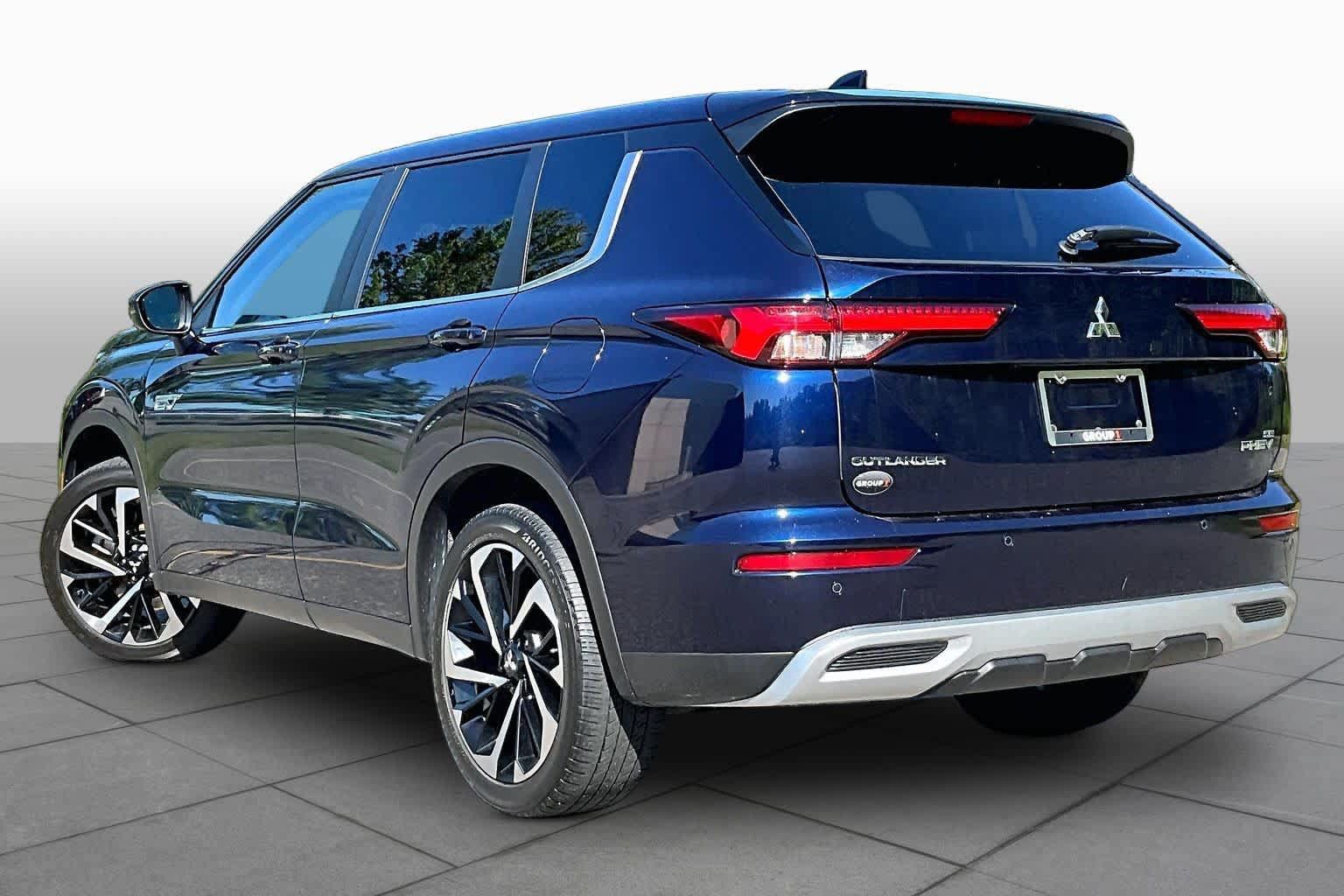 Used 2025 Mitsubishi Outlander SE AWD/4WD image 12