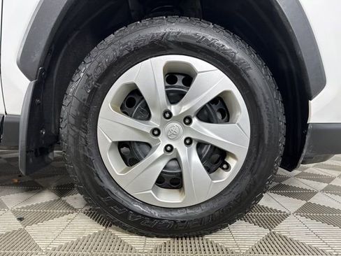 Used 2020 Toyota RAV4 LE w/ All Weather Liner Package AWD/4WD image 9