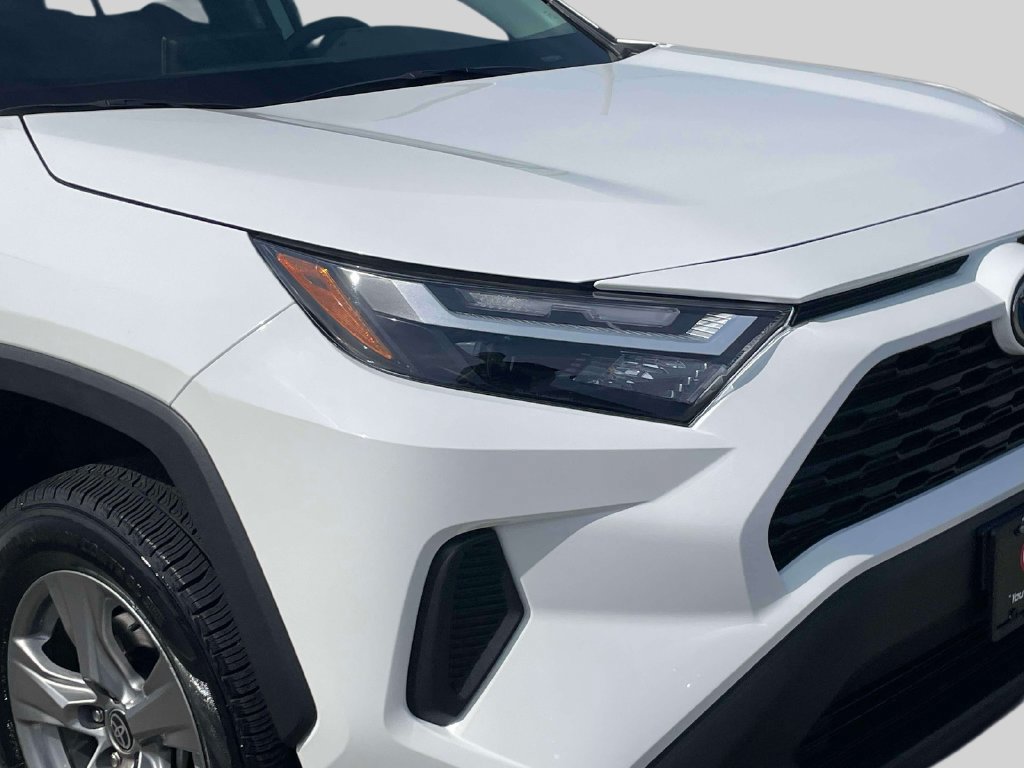 Used 2023 Toyota RAV4 LE AWD/4WD image 10