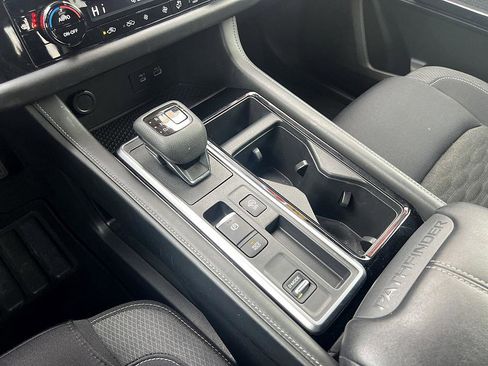 Certified 2022 Nissan Pathfinder SV image 17