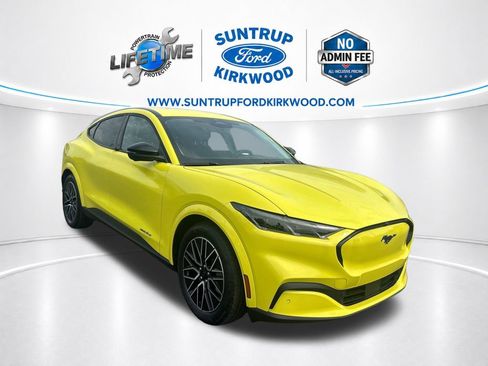 Used 2025 Ford Mustang Mach-E Premium RWD image 9