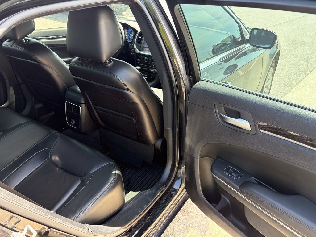 Used 2011 Chrysler 300 Limited RWD image 13