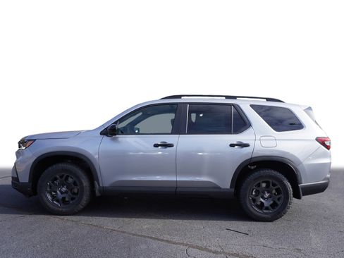 New 2025 Honda Pilot TrailSport image 28