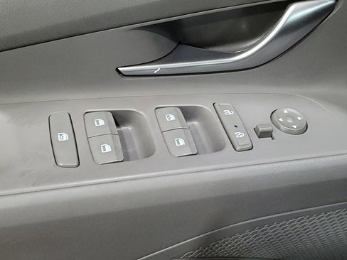 Used 2023 Hyundai Elantra SEL w/ Preferred Accessory Package image 27