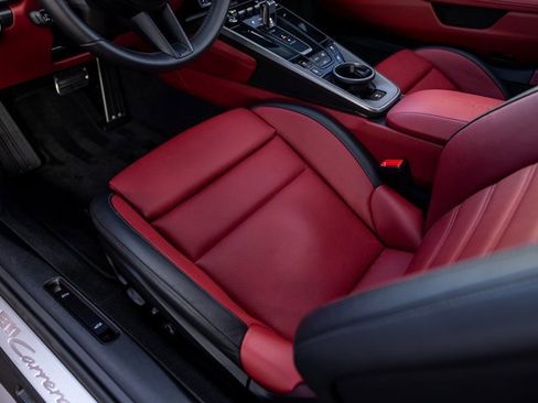 Used 2025 Porsche 911 Carrera image 43