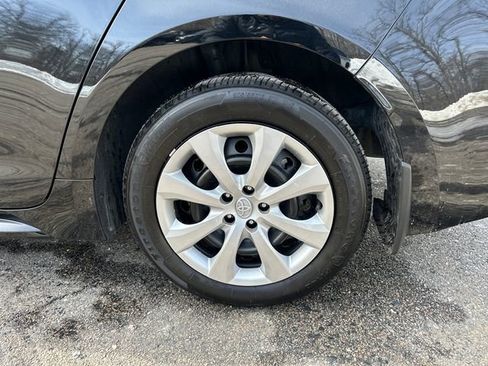 Certified 2025 Toyota Corolla LE FWD image 15