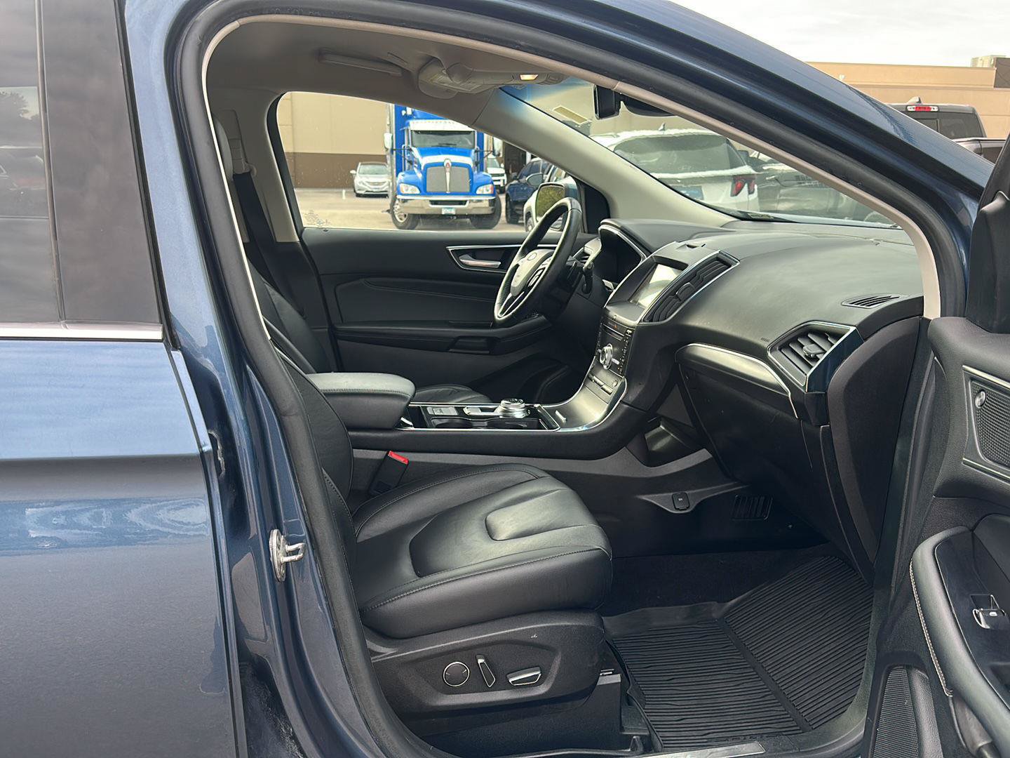 Used 2019 Ford Edge Titanium w/ Cold Weather Package AWD/4WD image 11