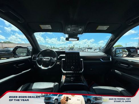 Used 2025 GMC Yukon XL Denali AWD/4WD image 15