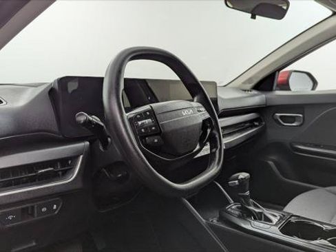 Used 2025 Kia K4 FWD image 23