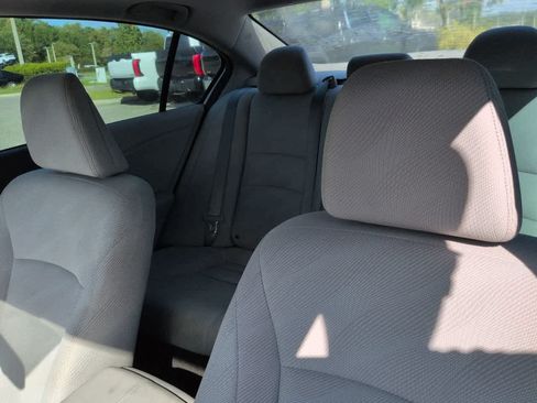 Used 2017 Honda Accord EX image 8