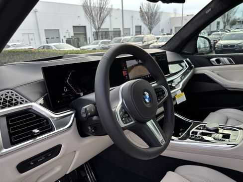 Used 2026 BMW X5 xDrive40i w/ M Sport Package AWD/4WD image 16