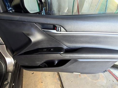 Used 2020 Toyota Camry XSE image 18