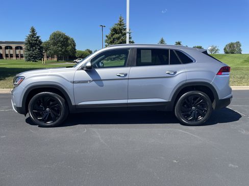 Used 2021 Volkswagen Atlas Cross Sport SEL w/ Cross Sport MDO Package AWD/4WD image 2